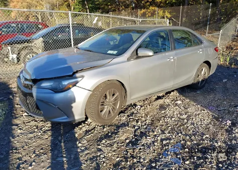 2017 Toyota Camry Se z USA, uszkodzony, nr VIN 4T1BF1FK1HU624105